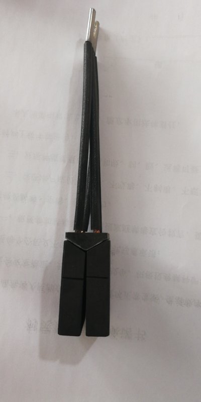 滑线碳刷 HY681030,18mm*28mm，材质电化石墨，烧结